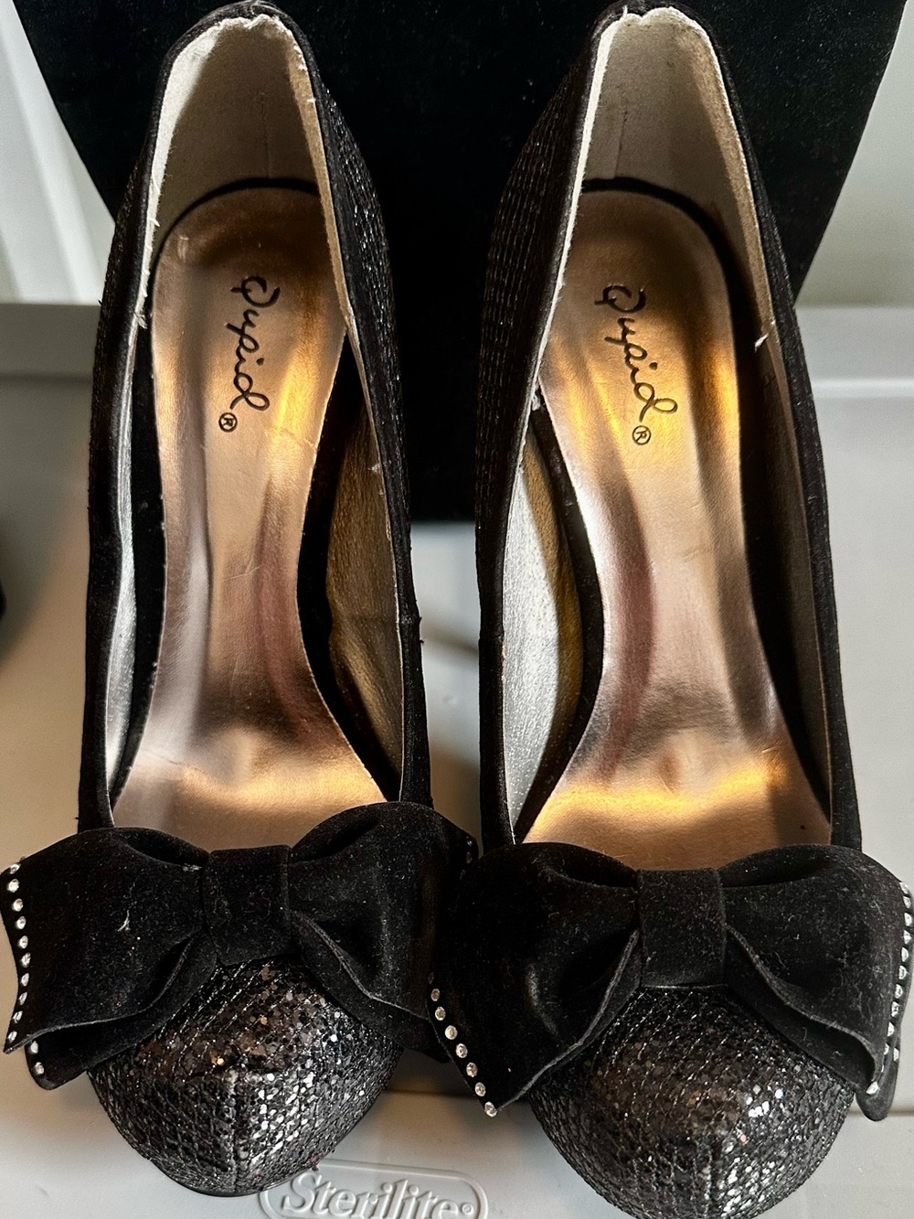 Qupid Black Bow Pointed Toe Pumps with Textured Toe